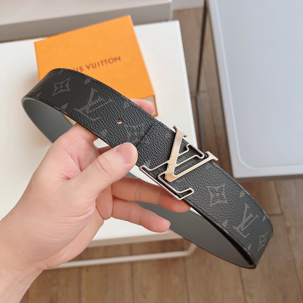 ルイヴィトンベルト着用イメージ